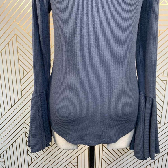 NWT Chaser One Heart Rainbow Love Rib Peplum Sleeve Shirttail Tee Gray Size‎ XS - Picture 8 of 10